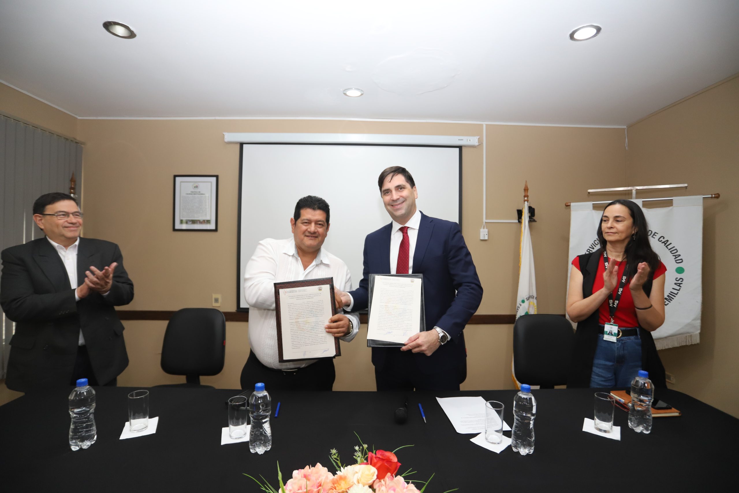 Ratifican alianza para el fortalecimiento de la producción de banana en Tembiaporã